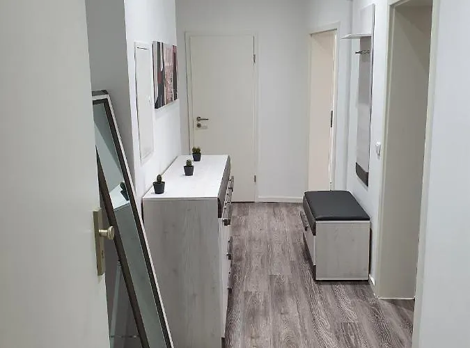Alles Neu Nach Komplettsanierung In Direkter Naehe Zum Suedstrand Apartman *